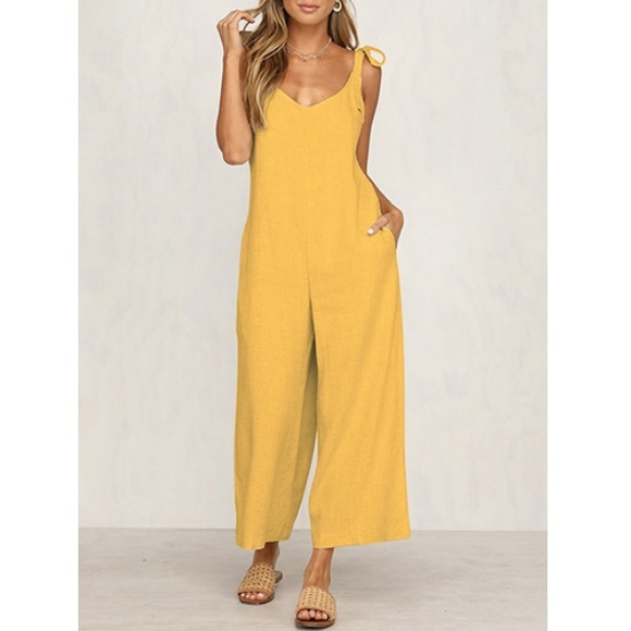 ๐ Womenโs Capri Jumpsuit - Picture 4 of 8